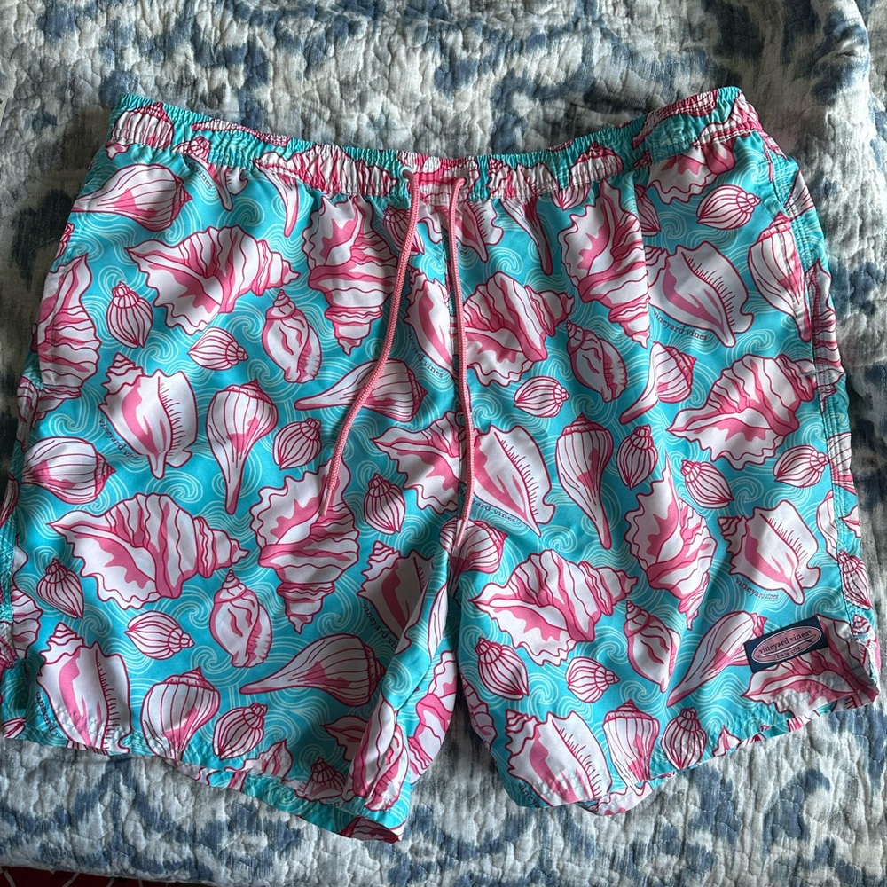 Vineyard Vines Men’s swim trunks-XL